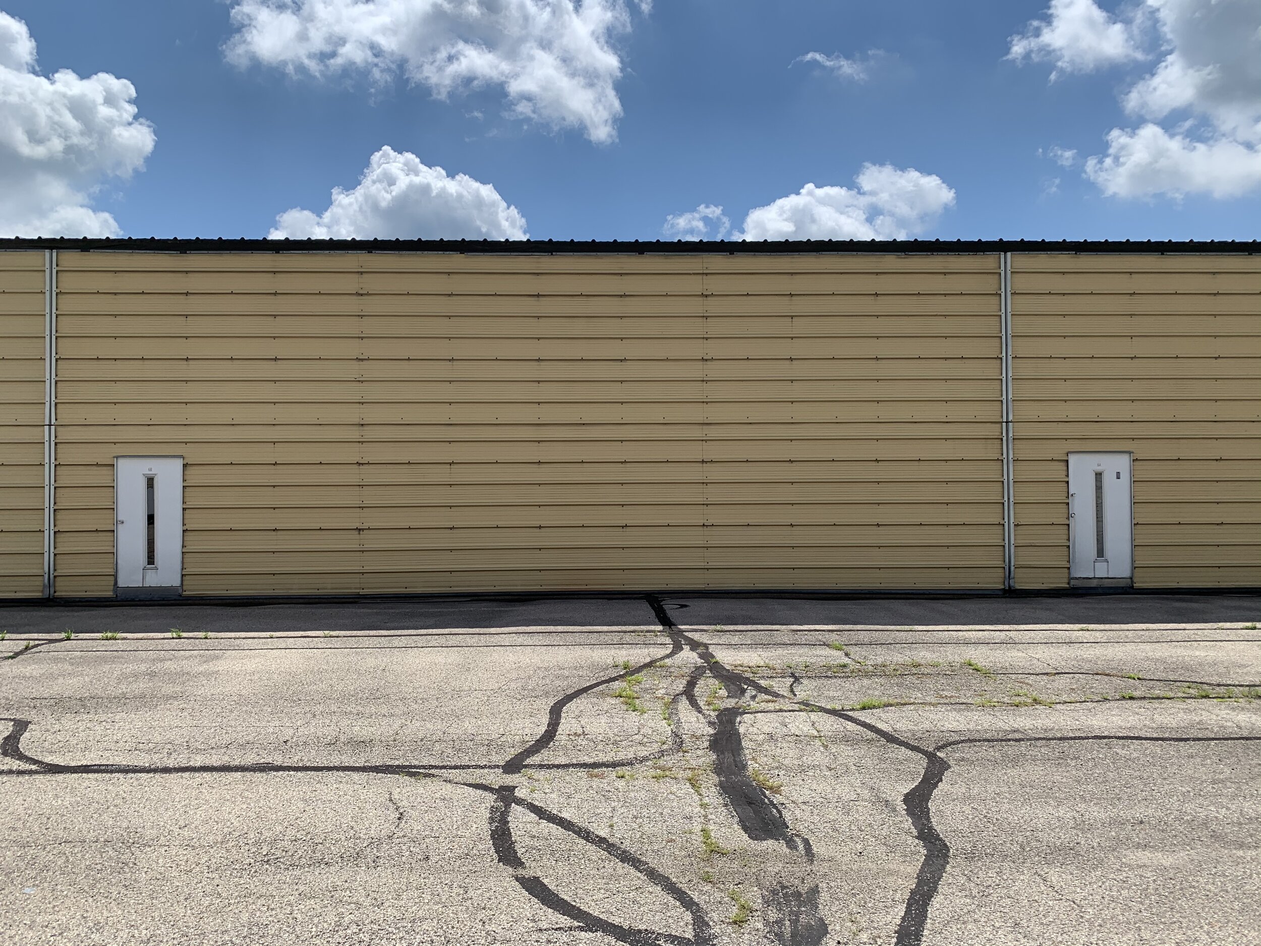 HANGAR FOR SALE, PRICED REDUCED! for Sale