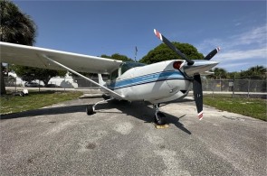 1983 CESSNA R182RG SKYLANE